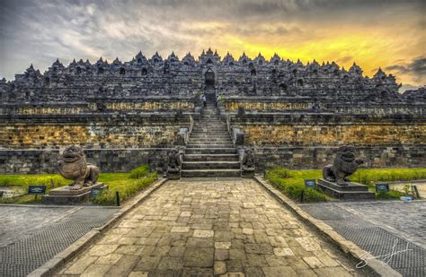  Borobudur寺的興建：佛教藝術與海上絲綢之路的交融